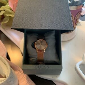 Guess 28MM Diamond Dial Mesh Bracelet Watch